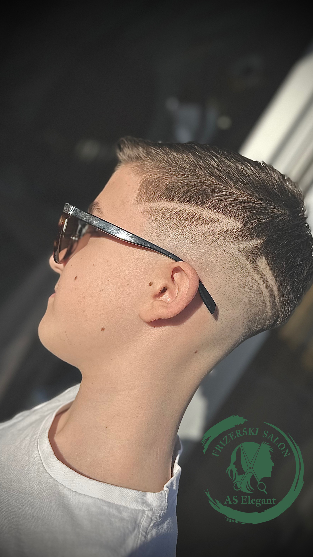 Mjesto gdje elegancija počinje i nikada ne prestaje… Frizerski salon AS Elegant.. 🤍